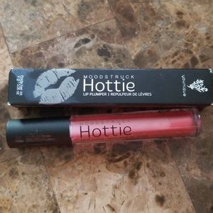 Younique hottie lip plumper